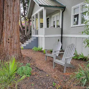 Modern Craftsman Garden Patio In Georgetown Seattle